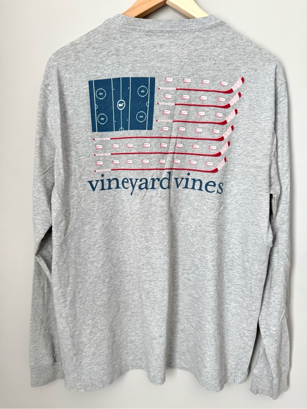 Vineyard Vines Men's Long-Sleeve Hockey Sports Pocket T-Shirt - Light Gray - Picture 4 of 4